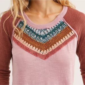 We The Free ~ Chevron Colorful Yarn Top in Mauve EUC